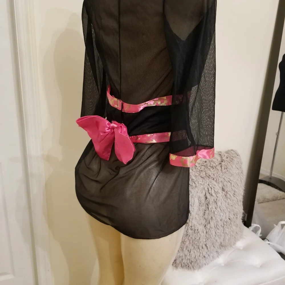 Lingerie - Picture 2 of 2